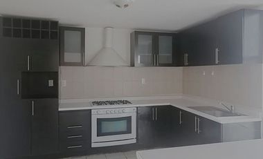 Casa en fraccionamiento cerca al centro comercial Altacia