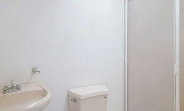 Casa en fraccionamiento cerca al centro comercial Altacia