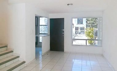 Casa en fraccionamiento cerca al centro comercial Altacia