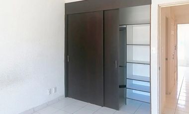 Casa en fraccionamiento cerca al centro comercial Altacia