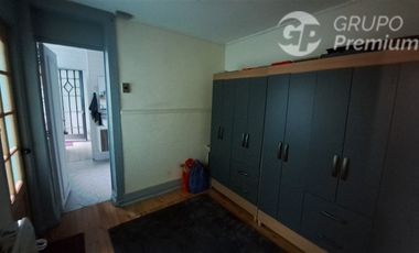 Casa en Venta en Republica/Domeyco / Se vende propiedad con 2 casas independientes total 4 habitaciones 2 baños patio interior
