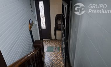 Casa en Venta en Republica/Domeyco / Se vende propiedad con 2 casas independientes total 4 habitaciones 2 baños patio interior