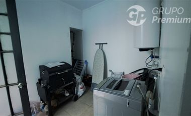 Casa en Venta en Republica/Domeyco / Se vende propiedad con 2 casas independientes total 4 habitaciones 2 baños patio interior