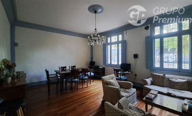 Casa en Venta en Republica/Domeyco / Se vende propiedad con 2 casas independientes total 4 habitaciones 2 baños patio interior