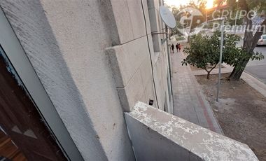 Casa en Venta en Republica/Domeyco / Se vende propiedad con 2 casas independientes total 4 habitaciones 2 baños patio interior