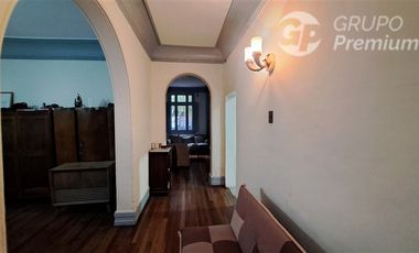 Casa en Venta en Republica/Domeyco / Se vende propiedad con 2 casas independientes total 4 habitaciones 2 baños patio interior