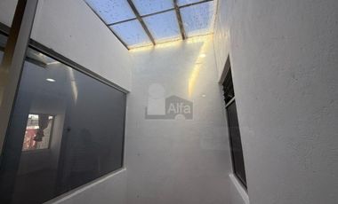 Casa en Renta con local en  Bosques de Colón, Toluca Estado de México