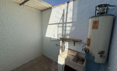 Casa en Renta con local en  Bosques de Colón, Toluca Estado de México