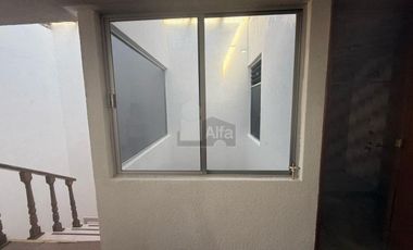 Casa en Renta con local en  Bosques de Colón, Toluca Estado de México