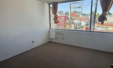 Casa en Renta con local en  Bosques de Colón, Toluca Estado de México