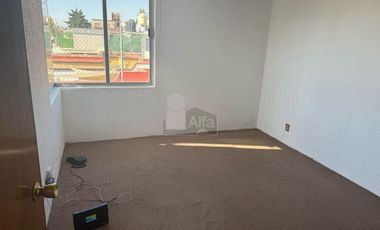 Casa en Renta con local en  Bosques de Colón, Toluca Estado de México