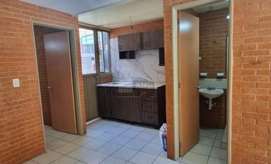Casa en renta de tres habitaciones en jardines del Río, Zona Sur de León, Gto