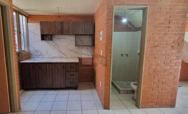 Casa en renta de tres habitaciones en jardines del Río, Zona Sur de León, Gto