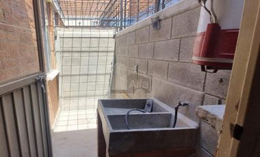 Casa en renta de tres habitaciones en jardines del Río, Zona Sur de León, Gto