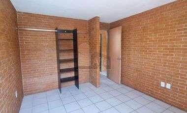 Casa en renta de tres habitaciones en jardines del Río, Zona Sur de León, Gto