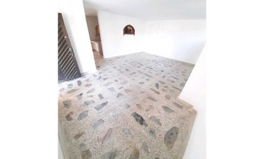 SE ARRIENDA CASA BARRIO ICHAGUA