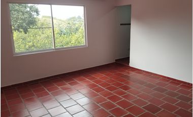 Vendo estupenda y amplia casa 5 habitaciones 45 minutos Cali