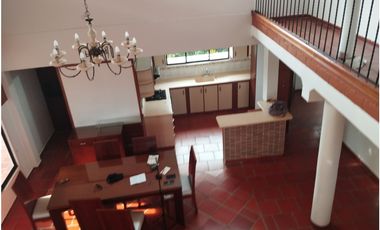 Vendo estupenda y amplia casa 5 habitaciones 45 minutos Cali