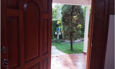 Vendo estupenda y amplia casa 5 habitaciones 45 minutos Cali