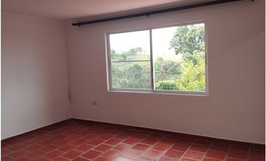 Vendo estupenda y amplia casa 5 habitaciones 45 minutos Cali