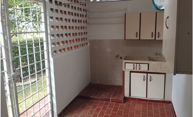 Vendo estupenda y amplia casa 5 habitaciones 45 minutos Cali