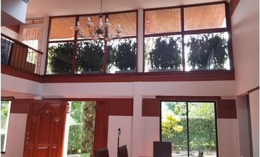 Vendo estupenda y amplia casa 5 habitaciones 45 minutos Cali