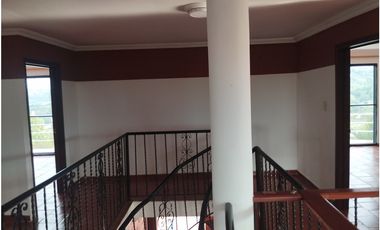 Vendo estupenda y amplia casa 5 habitaciones 45 minutos Cali