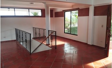 Vendo estupenda y amplia casa 5 habitaciones 45 minutos Cali