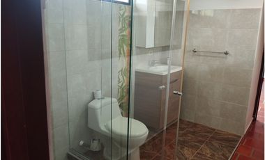 Vendo estupenda y amplia casa 5 habitaciones 45 minutos Cali