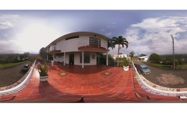 Vendo estupenda y amplia casa 5 habitaciones 45 minutos Cali