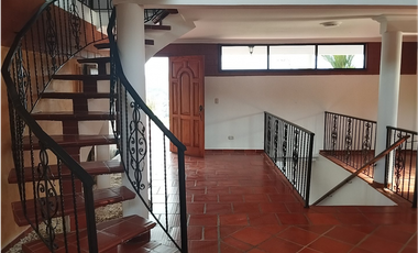 Vendo estupenda y amplia casa 5 habitaciones 45 minutos Cali