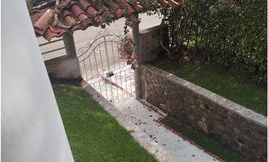 Vendo estupenda y amplia casa 5 habitaciones 45 minutos Cali