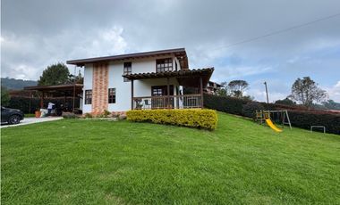 VENTA CASA CAMPESTRE EN SANTA ELENA