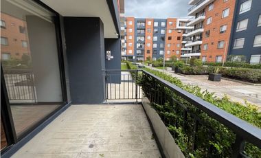 Hermoso aparta estudio en milla de oro en condominio con club house!