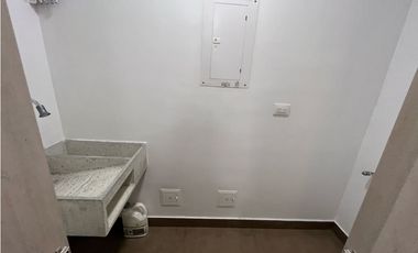 Hermoso aparta estudio en milla de oro en condominio con club house!