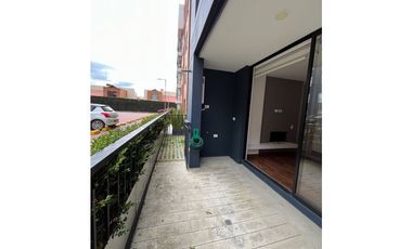 Hermoso aparta estudio en milla de oro en condominio con club house!
