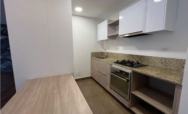 Hermoso aparta estudio en milla de oro en condominio con club house!