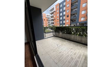 Hermoso aparta estudio en milla de oro en condominio con club house!