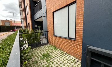 Hermoso aparta estudio en milla de oro en condominio con club house!