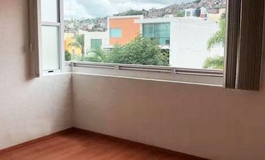 CASA RESIDENCIAL EN RENTA EN EL CLUB Y DENTRO DEL CAMPO DE GOLF TRES MARIAS