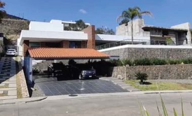 CASA RESIDENCIAL EN RENTA EN EL CLUB Y DENTRO DEL CAMPO DE GOLF TRES MARIAS
