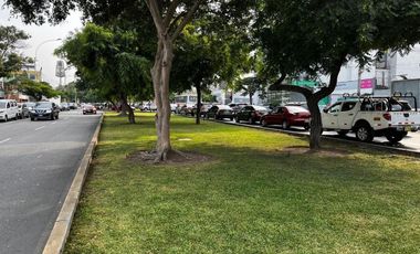 EXCELENTE TERRENO EN VENTA FRENTE 15MTS ZONA CLINICAS GUARDIA CIVIL SAN ISIDRO