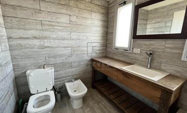 Casa en venta / alquiler, con pileta. Barrio Cerrado de Escobar, G.B.A. Zona Norte