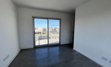 Casa en venta / alquiler, con pileta. Barrio Cerrado de Escobar, G.B.A. Zona Norte