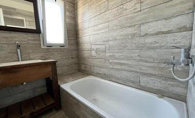 Casa en venta / alquiler, con pileta. Barrio Cerrado de Escobar, G.B.A. Zona Norte