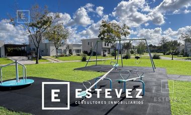 Casa en venta / alquiler, con pileta. Barrio Cerrado de Escobar, G.B.A. Zona Norte