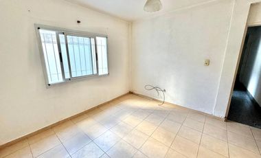 Departamento en venta - 2 Dormitorios 1 Baño - 72Mts2 - La Plata