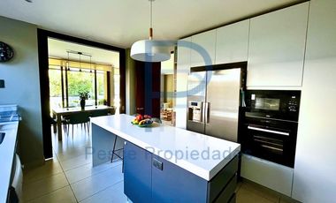 PRECIOSA CASA ESTILO MEDITERRÁNEO EN CONDOMINIO PIEDRA ROJA