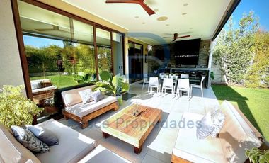 PRECIOSA CASA ESTILO MEDITERRÁNEO EN CONDOMINIO PIEDRA ROJA