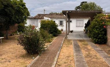 Casa en venta - 2 Dormitorios 1 Baño - Cochera - 448Mts2 - Libertad